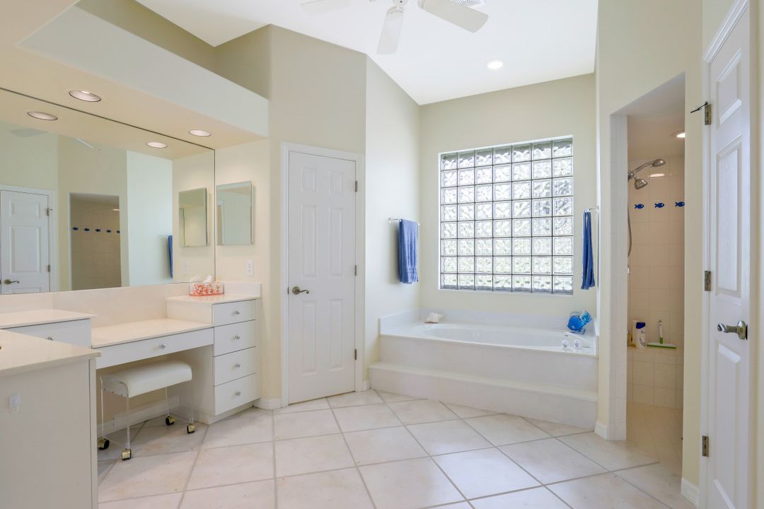 2104 Imperial Cir, Naples, FL 34110