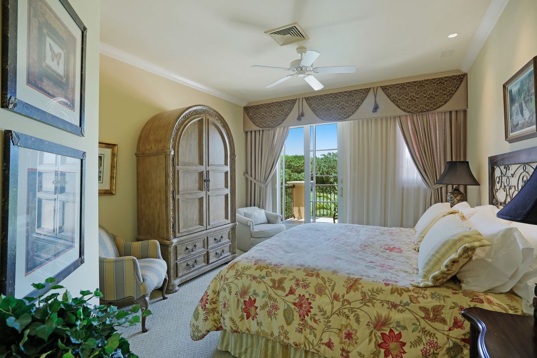 9779 Bent Grass Bend, Naples, FL 34108