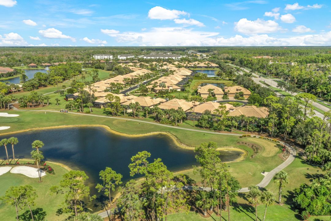 7599 Moorgate Point Way, Naples, FL 34113