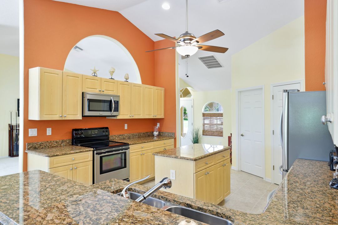 2100 SW 28th Ln, Cape Coral, FL 33914