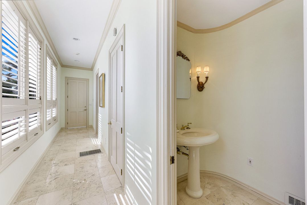 925 Spyglass Ln, Naples, FL 34102