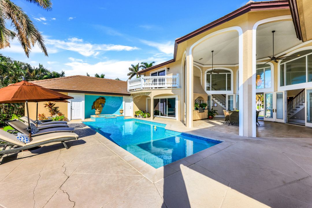 856 Inlet Dr, Marco Island, FL 34145