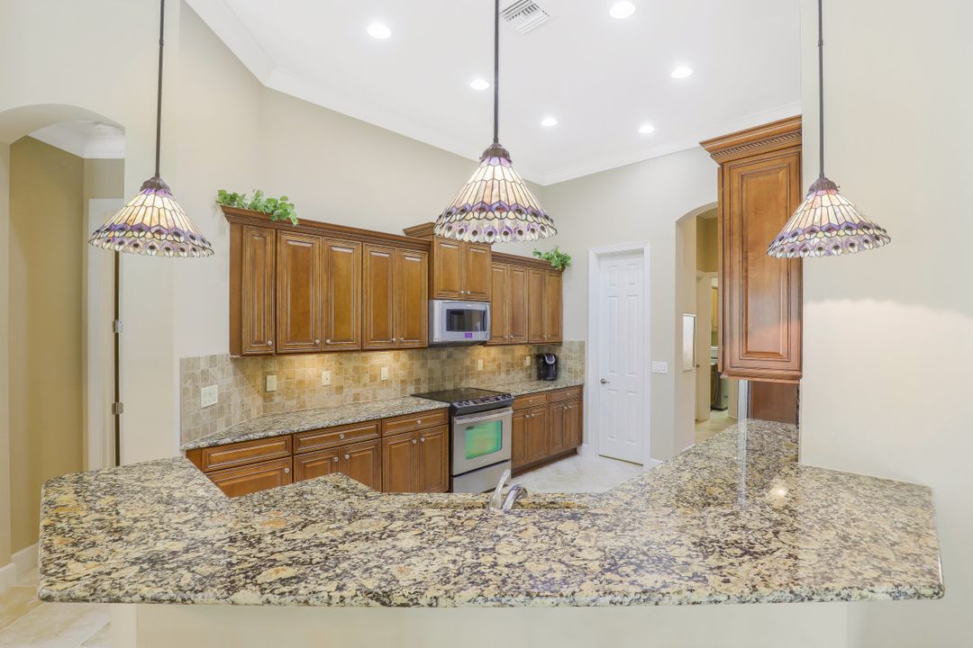 9359 Marble Stone Dr, Naples, FL 34120