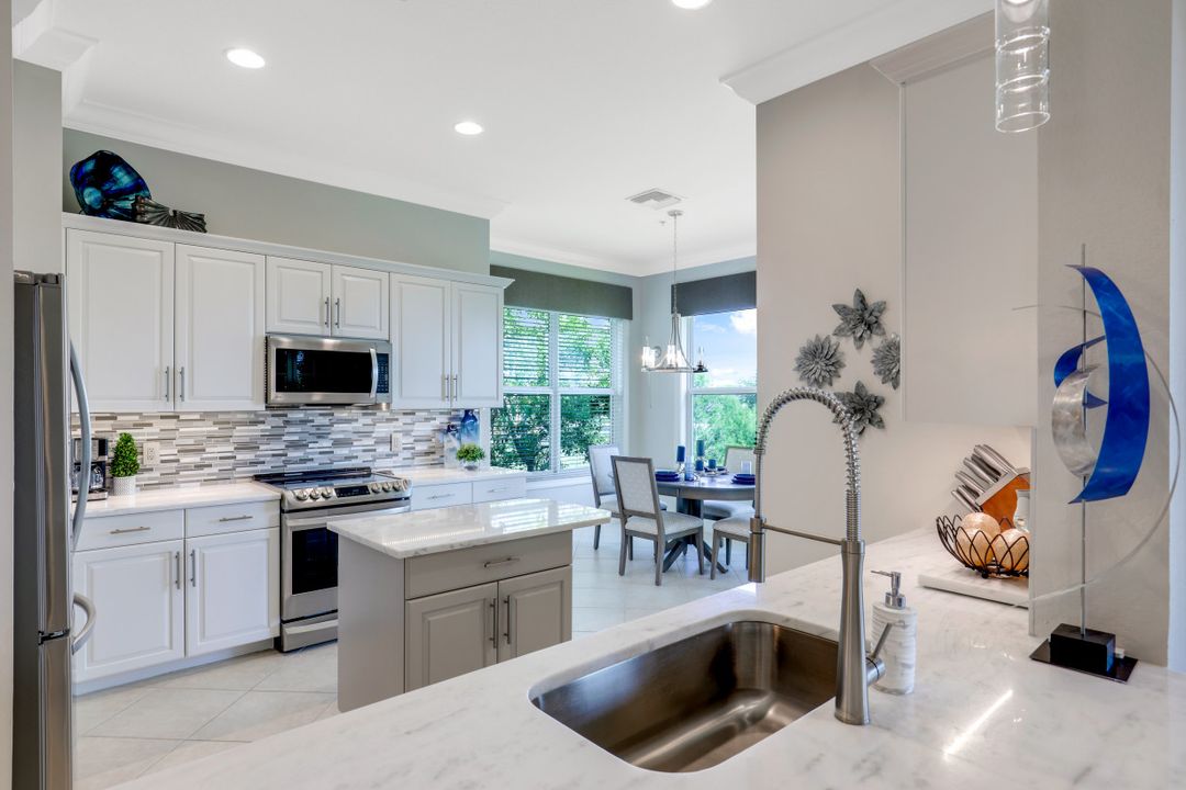 9212 Quartz Ln #201, Naples, FL 34120