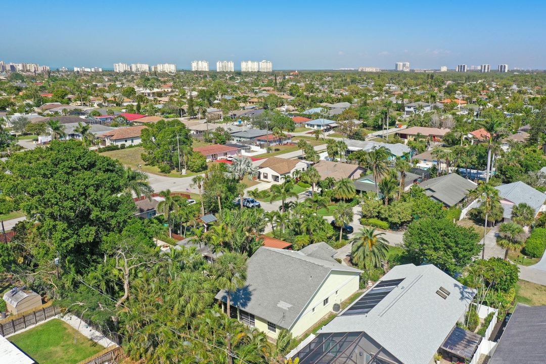 812 102nd Ave N, Naples, FL 34108