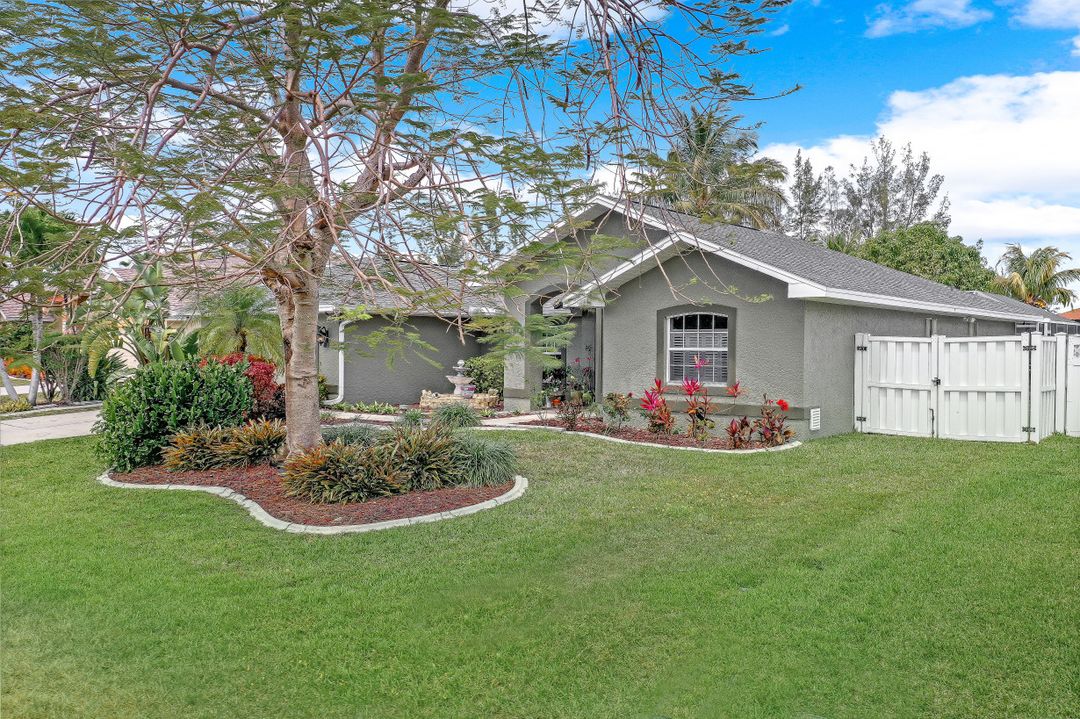 415 SE 17th St, Cape Coral, FL 33990
