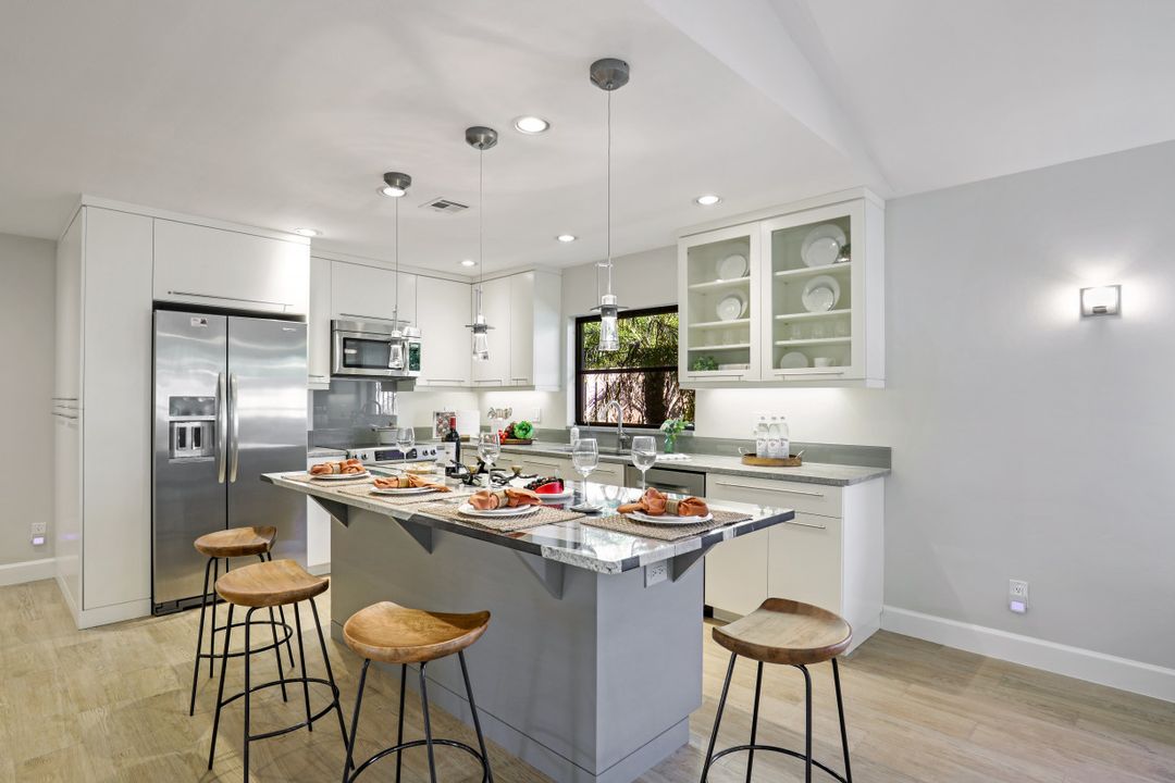 640 98th Ave N, Naples, FL 34108