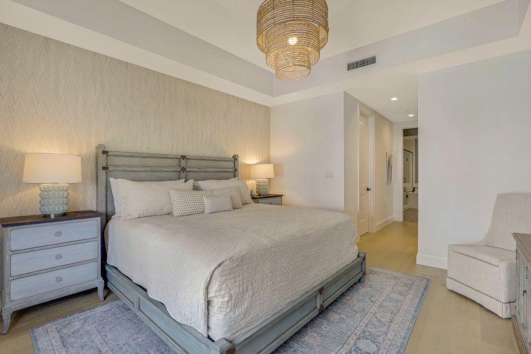 1111 Central Ave #402, Naples, FL 34102