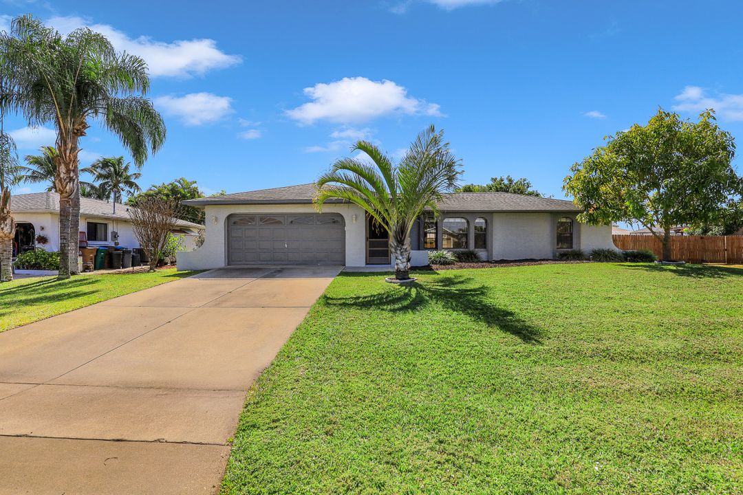 924 SE 15th St, Cape Coral, FL 33990
