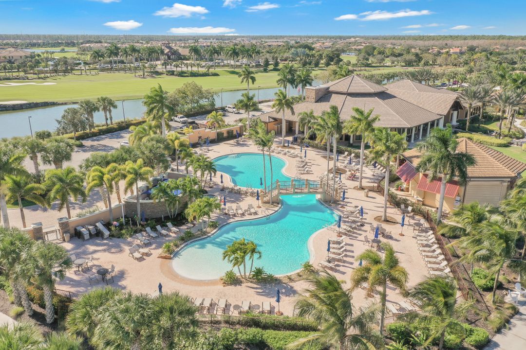 8735 Coastline Ct #102, Naples, FL 34120