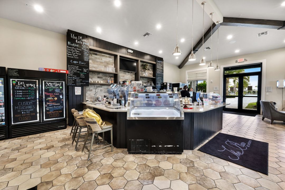 17624 Kinzie Ln, Estero, FL 33928