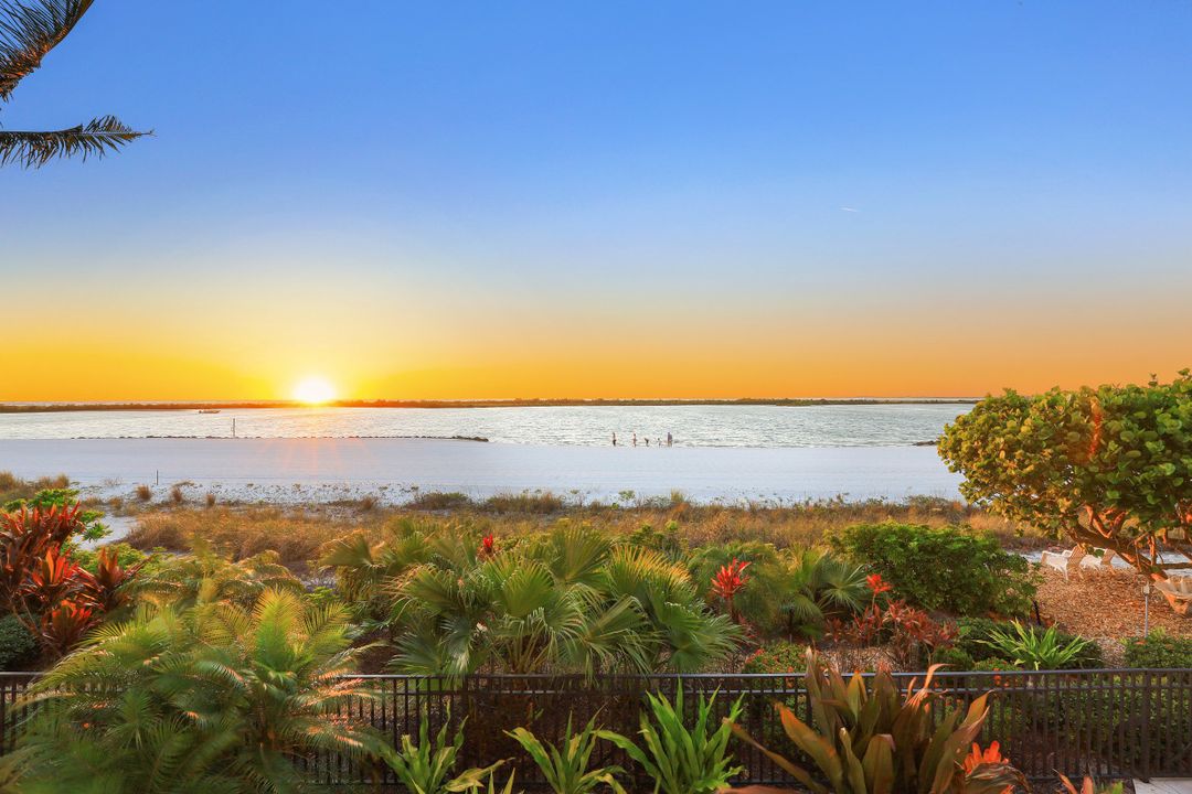 202 S Beach Dr, Marco Island, FL 34145