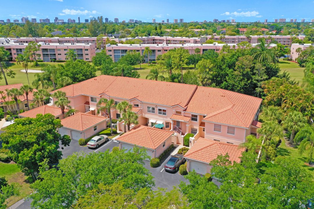 680 Woodshire Ln #H 4, Naples, FL 34105