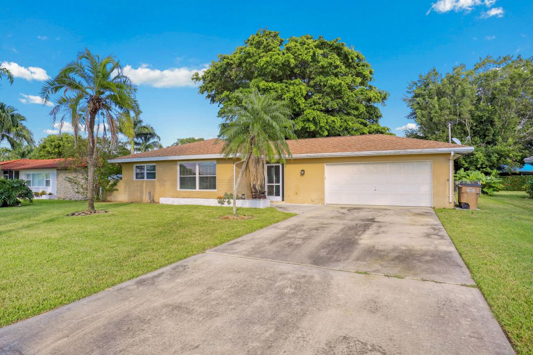 5757 Flamingo Dr, Cape Coral, FL 33904