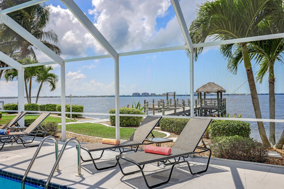 642 Coral Dr, Cape Coral, FL 33904