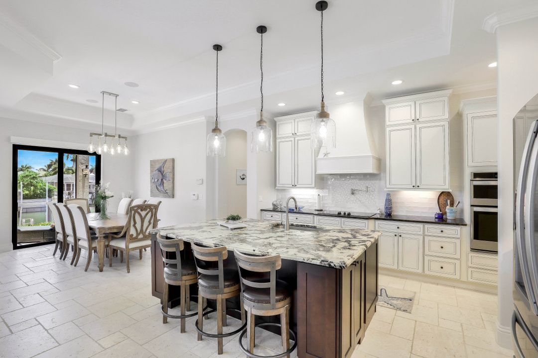 842 Elm Ct, Marco Island, FL 34145