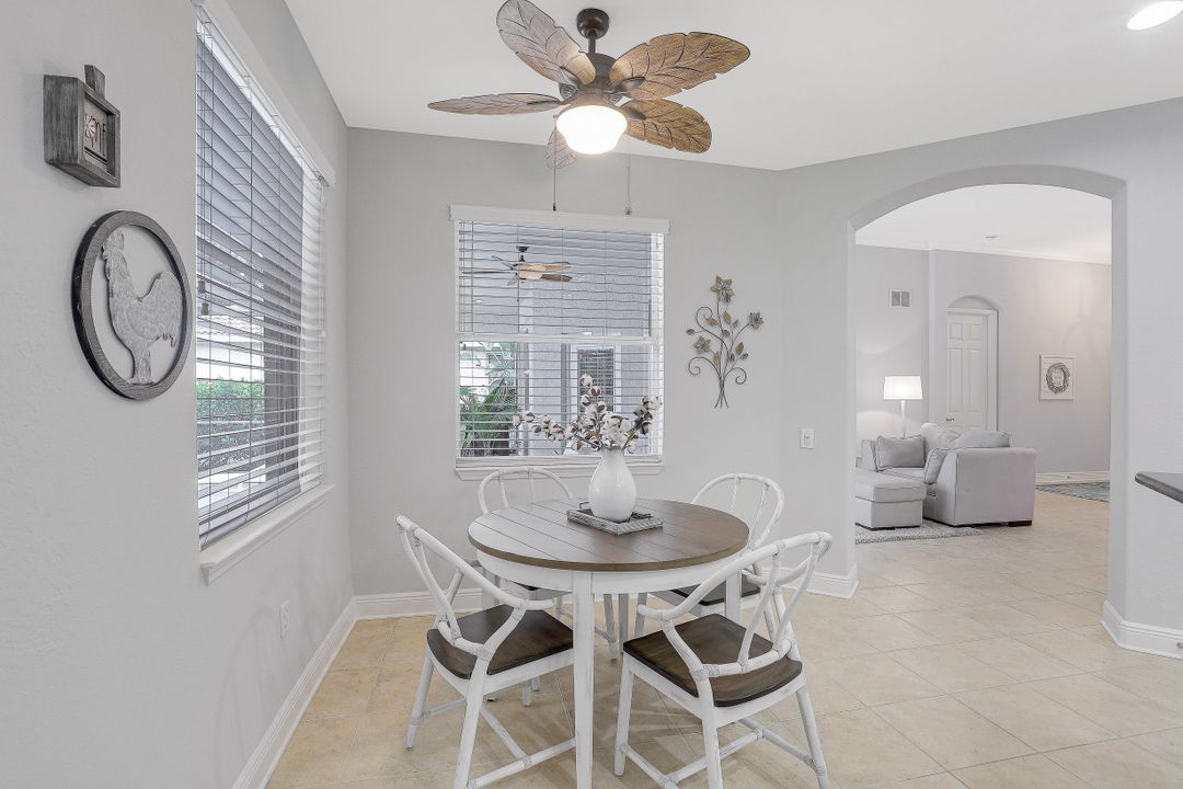 10621 Sir Michaels Pl Dr, Bonita Springs, FL 34135