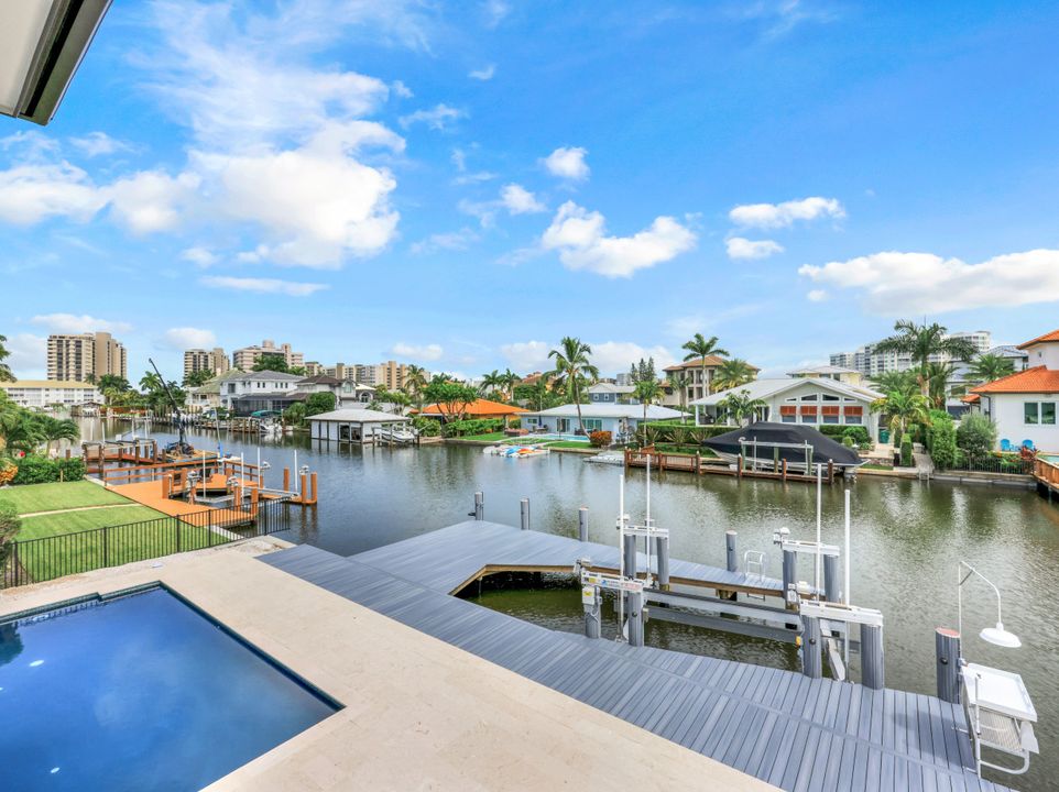 241 Egret Ave, Naples, FL 34108