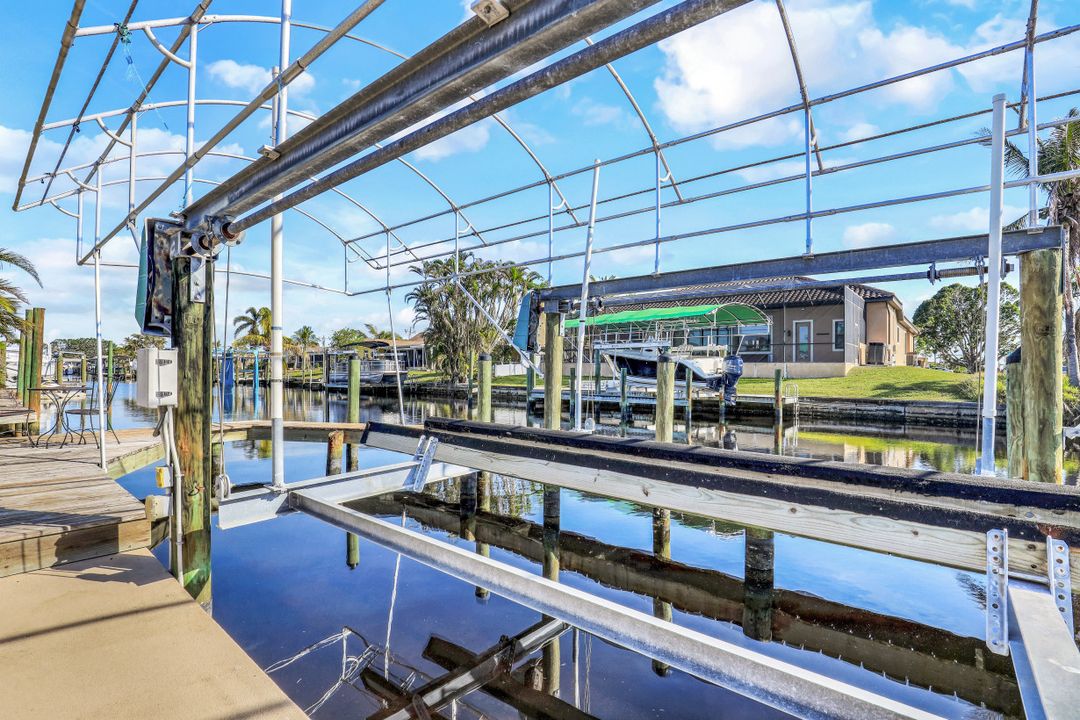 5333 SW 2nd Pl, Cape Coral, FL 33914