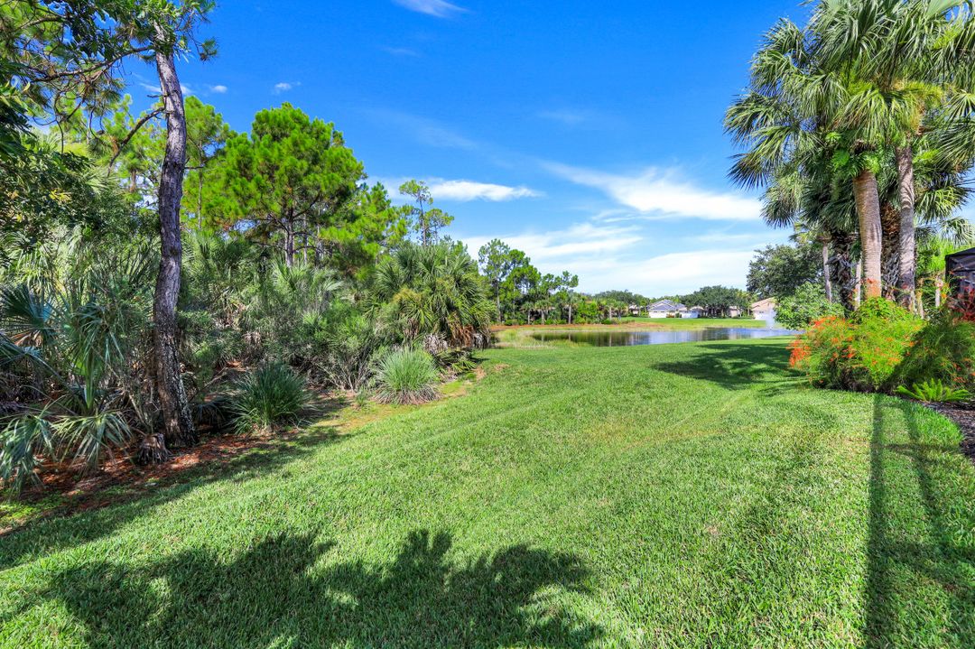 6117 Highwood Park Ln, Naples, FL 34110