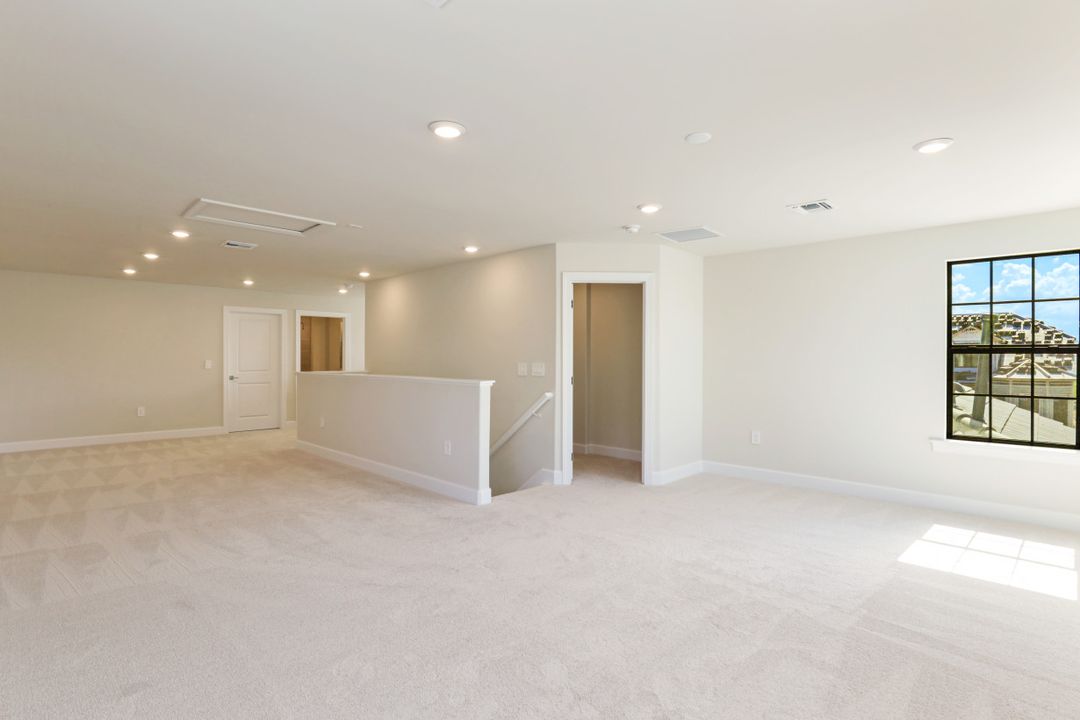 9547 Curlew Dr, Naples, FL 34120