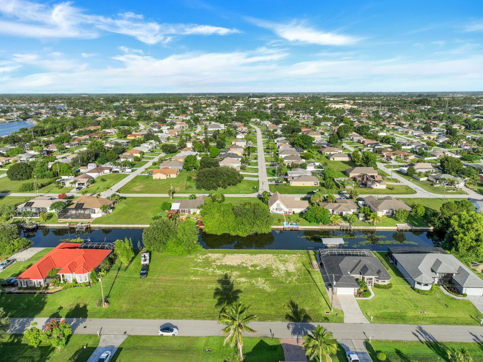 318 SE 5th Ave, Cape Coral, FL 33990