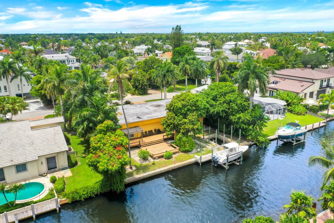 635 15th Ave S, Naples, FL 34102