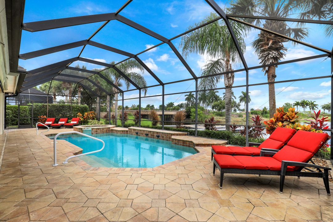 8733 Hideaway Harbor Ct, Naples, FL 34120