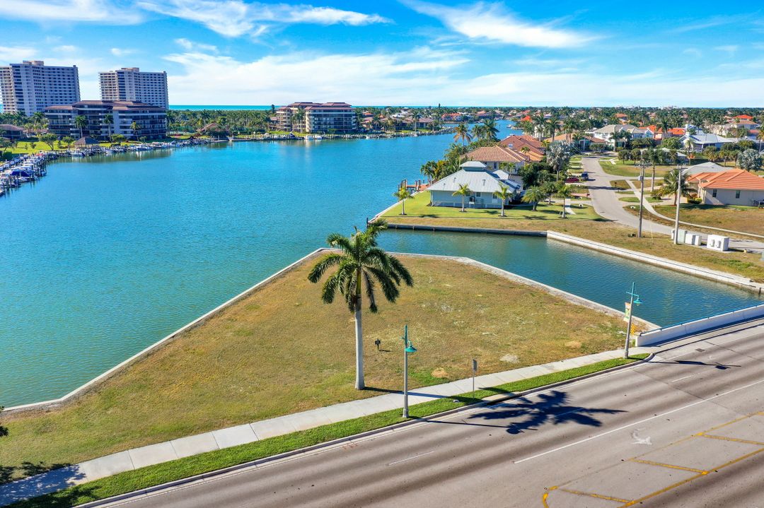 328 N Collier Blvd, Marco Island, FL 34145