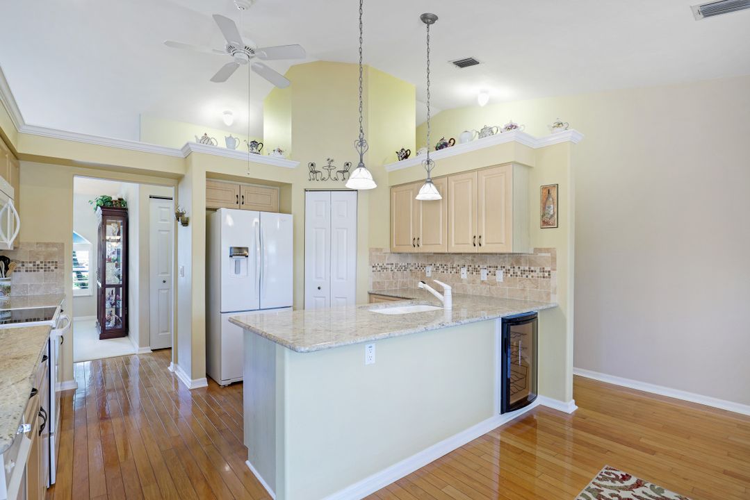 7563 Woodland Bend Cir, Fort Myers, FL 33912