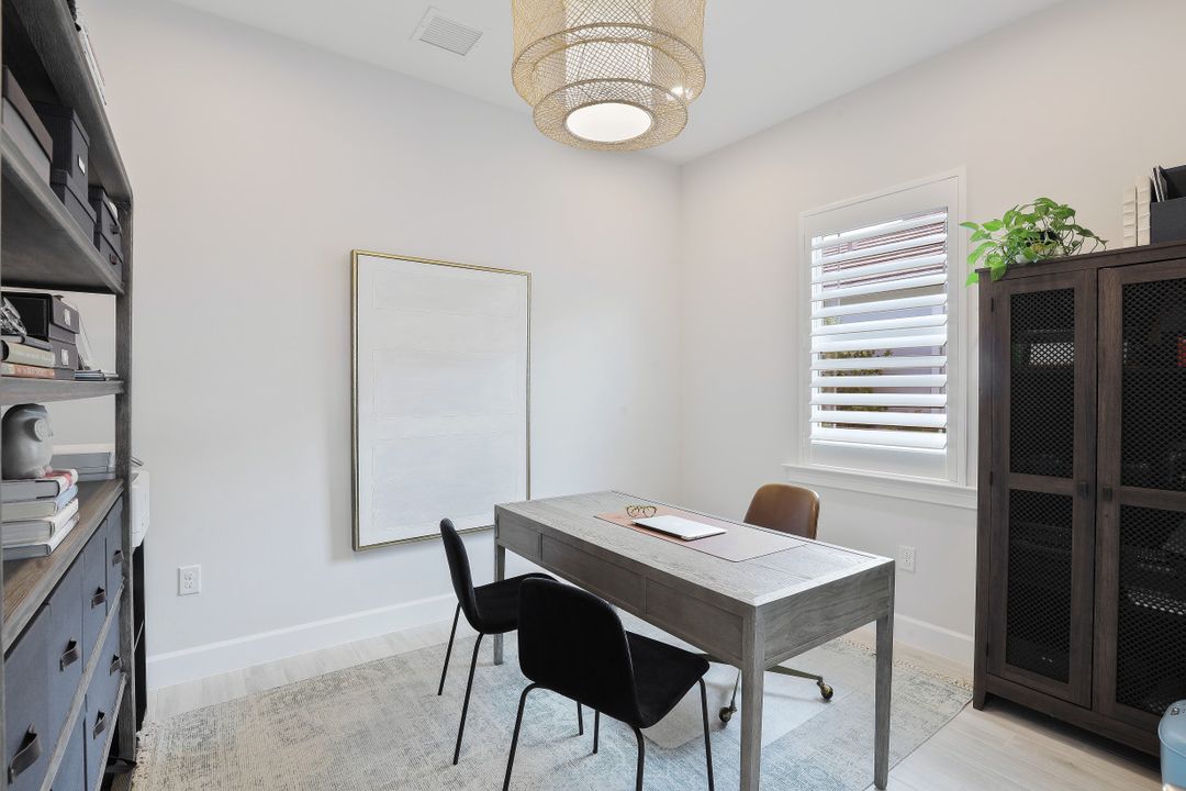 5662 Elbow Ave, Naples, FL 34112