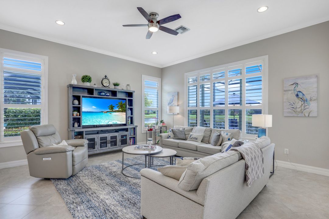 13853 Woodhaven Cir, Fort Myers, FL 33905