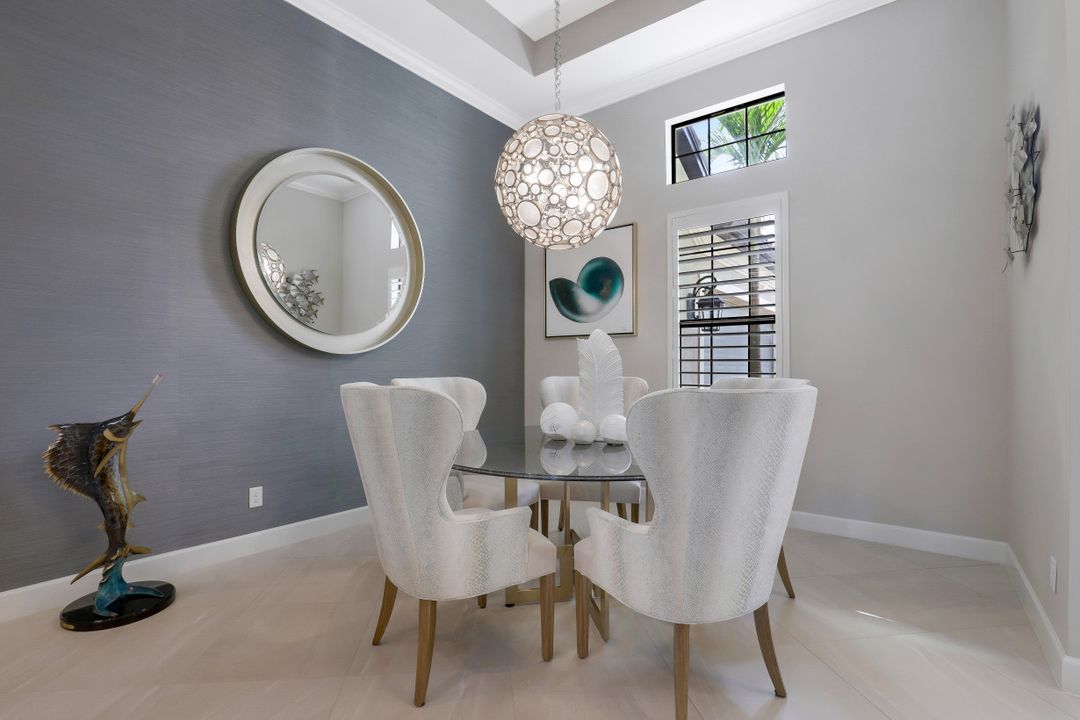 9067 Sorreno Ct, Naples, FL 34114