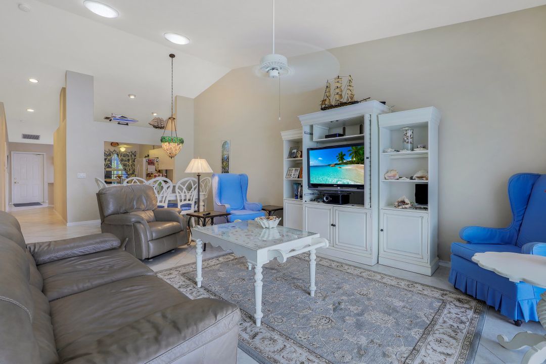 554 Captn Kate Ct, Naples, FL 34110