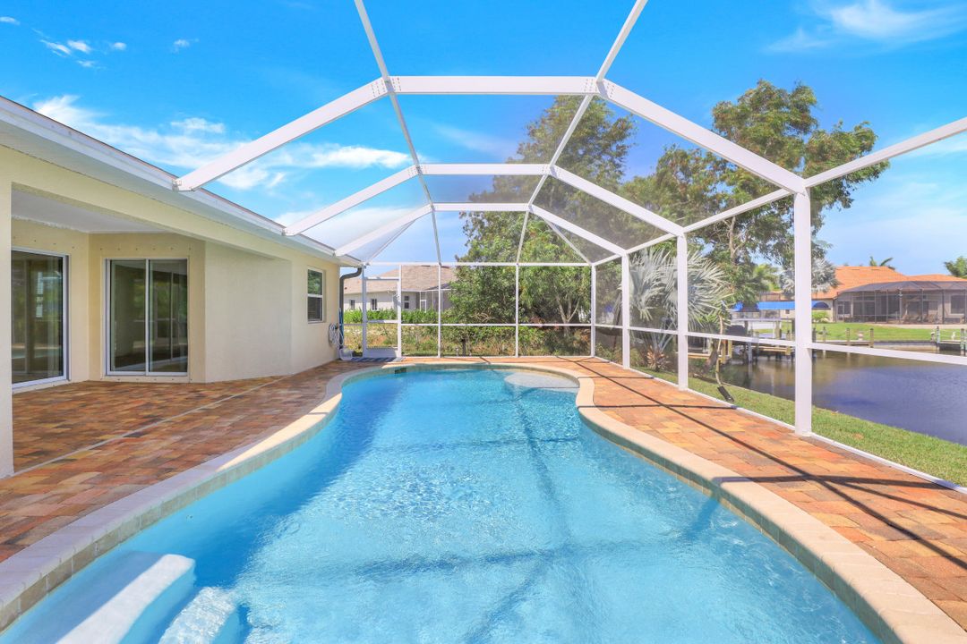 1723 SW 31st Ln, Cape Coral, FL 33914