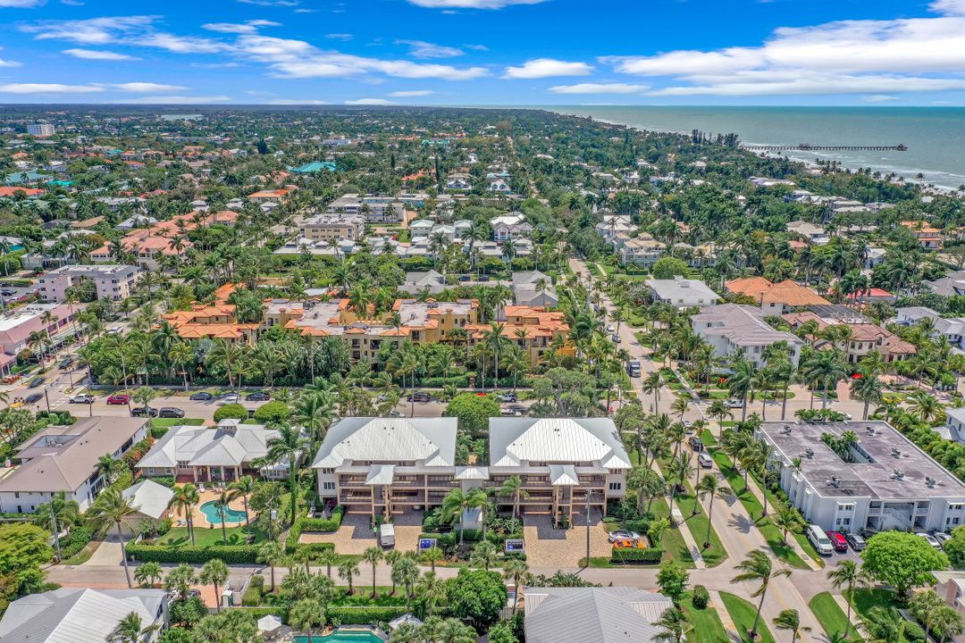 225 5th Ave S #104, Naples, FL 34102
