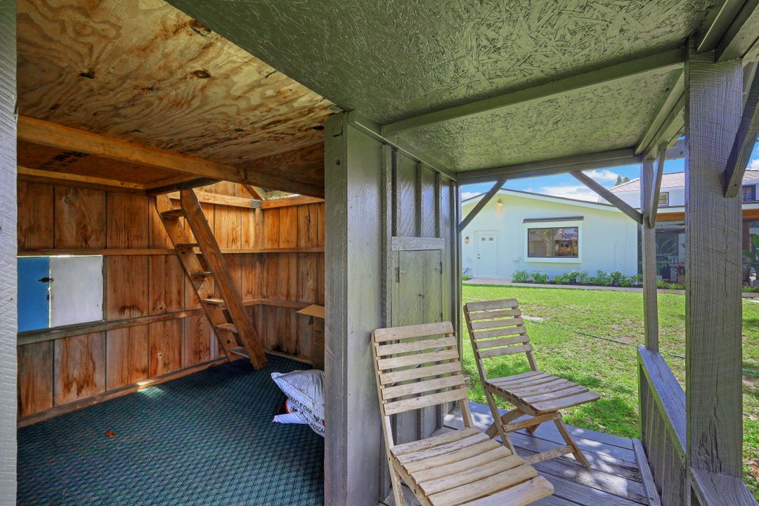 438 Lagoon Ave, Naples, FL 34108