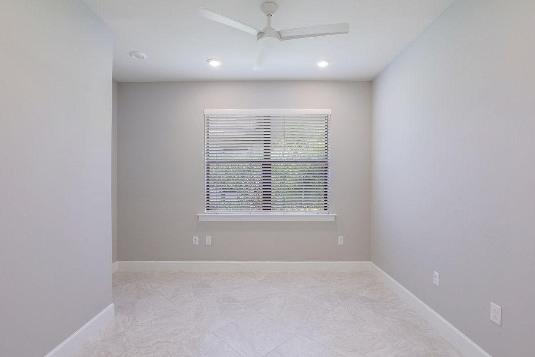 7650 Jacaranda Ln, Naples, FL 34114