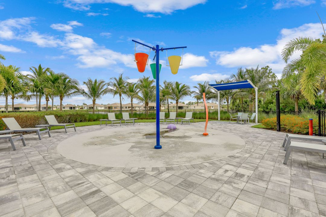 3101 Amadora Cir, Cape Coral, FL 33909