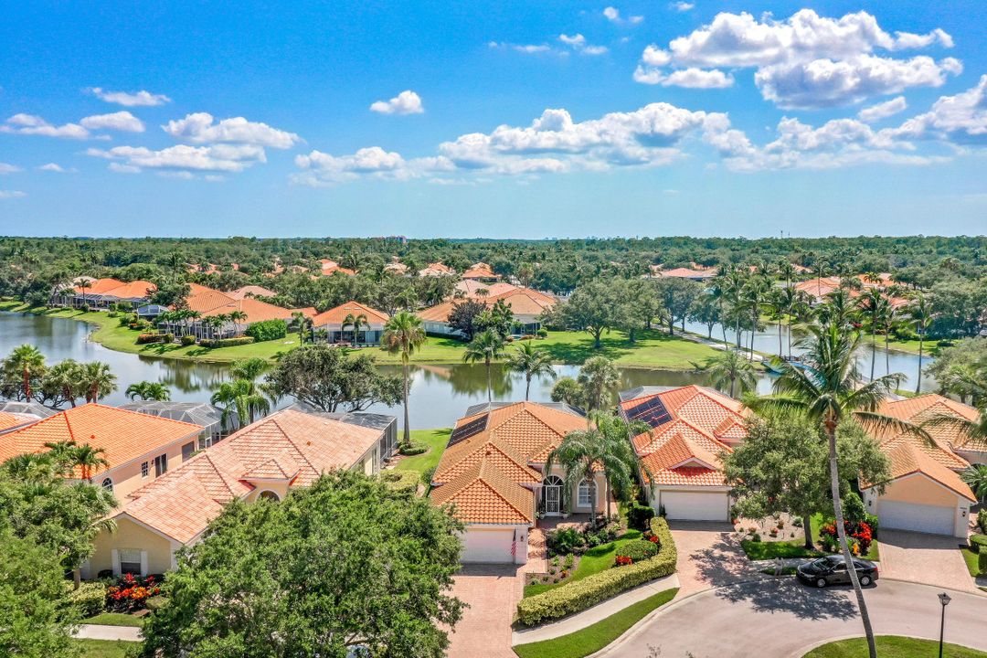 5981 Bermuda Ln, Naples, FL 34119