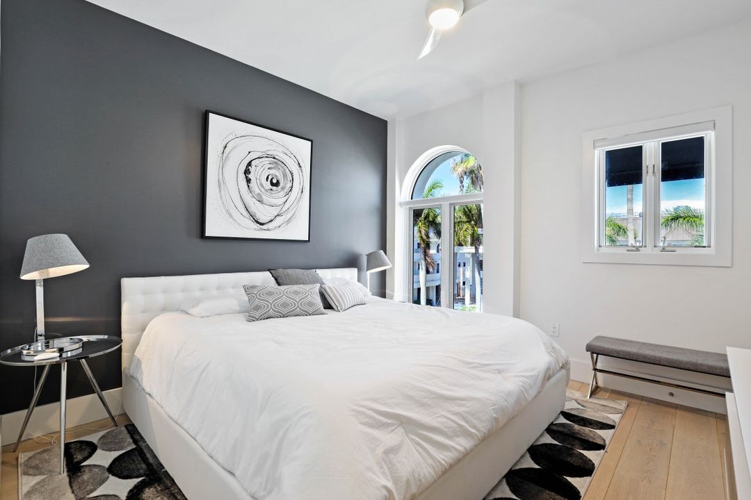 900 5th Ave S #303, Naples, FL 34102