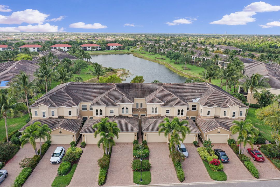 3053 Aviamar Cir #203, Naples, FL 34114