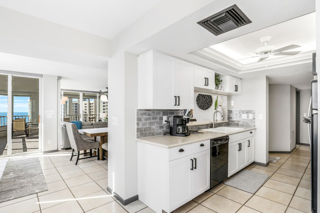 11116 Gulf Shore Dr #904, Naples, FL 34108