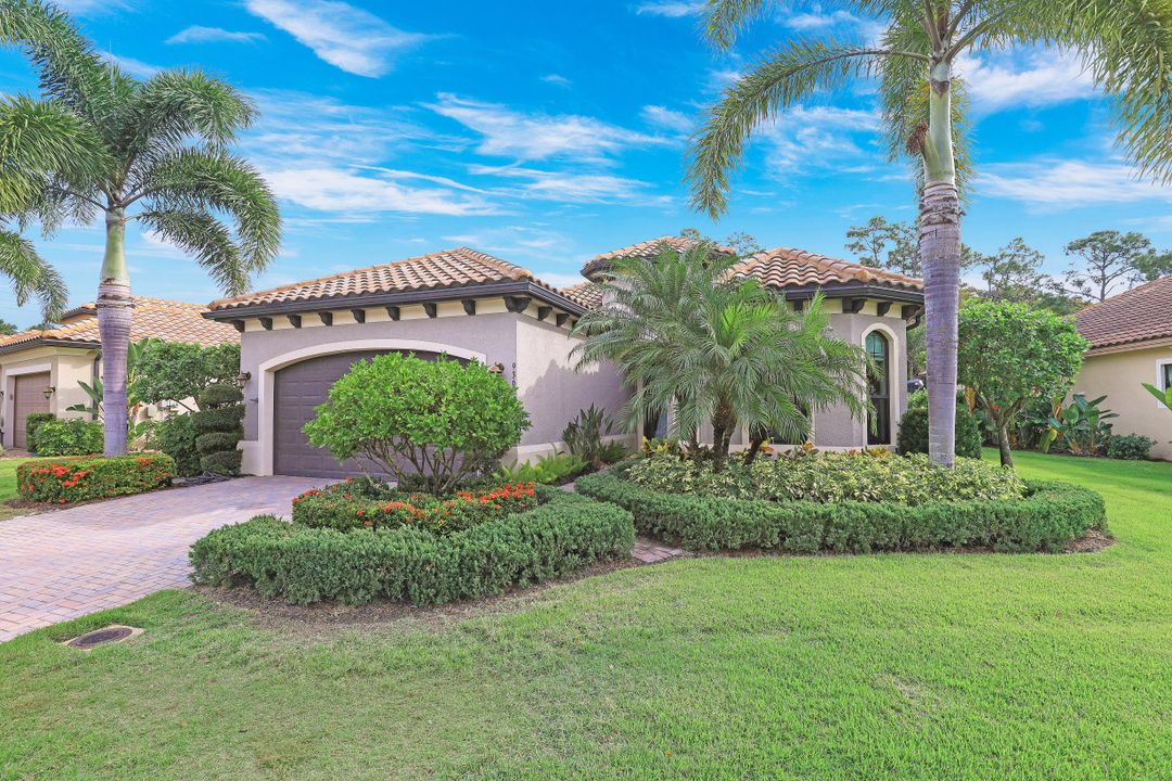 9367 Isla Bella Cir, Bonita Springs, FL 34135