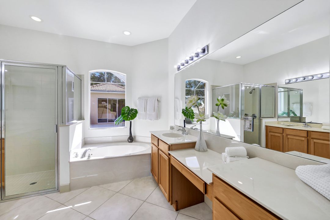 6104 Highwood Park Ln, Naples, FL 34110