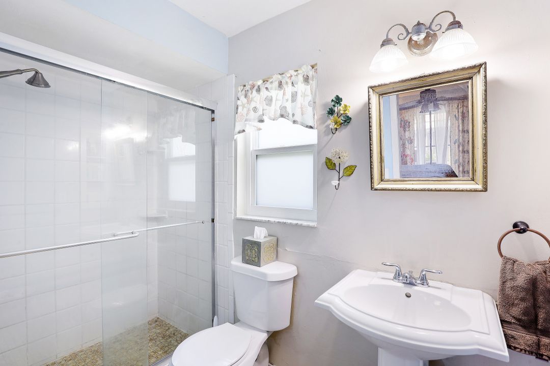 659 108th Ave N, Naples, FL 34108