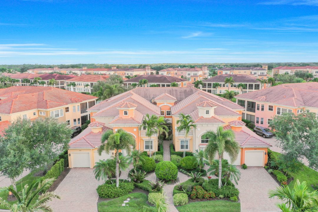 525 Avellino Isles Cir #33201, Naples, FL 34119