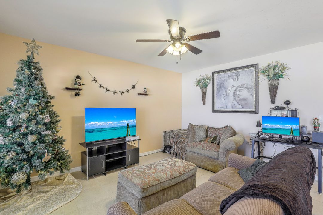 321 NW 11th St, Cape Coral, FL 33993