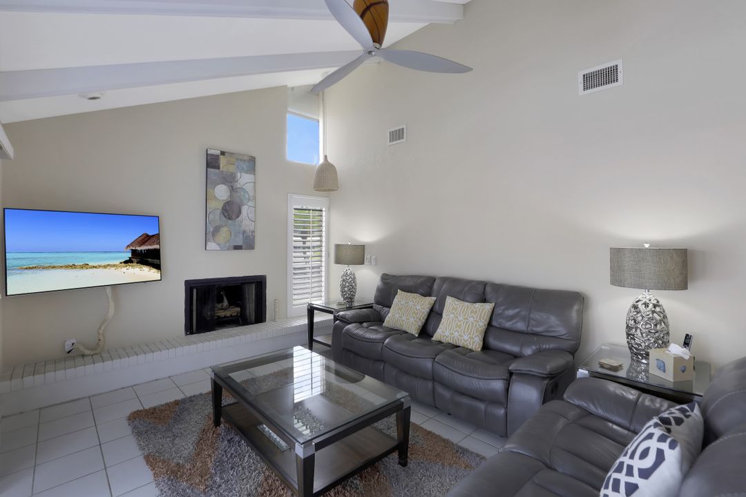 3627 SE 17th Ave, Cape Coral, FL 33904