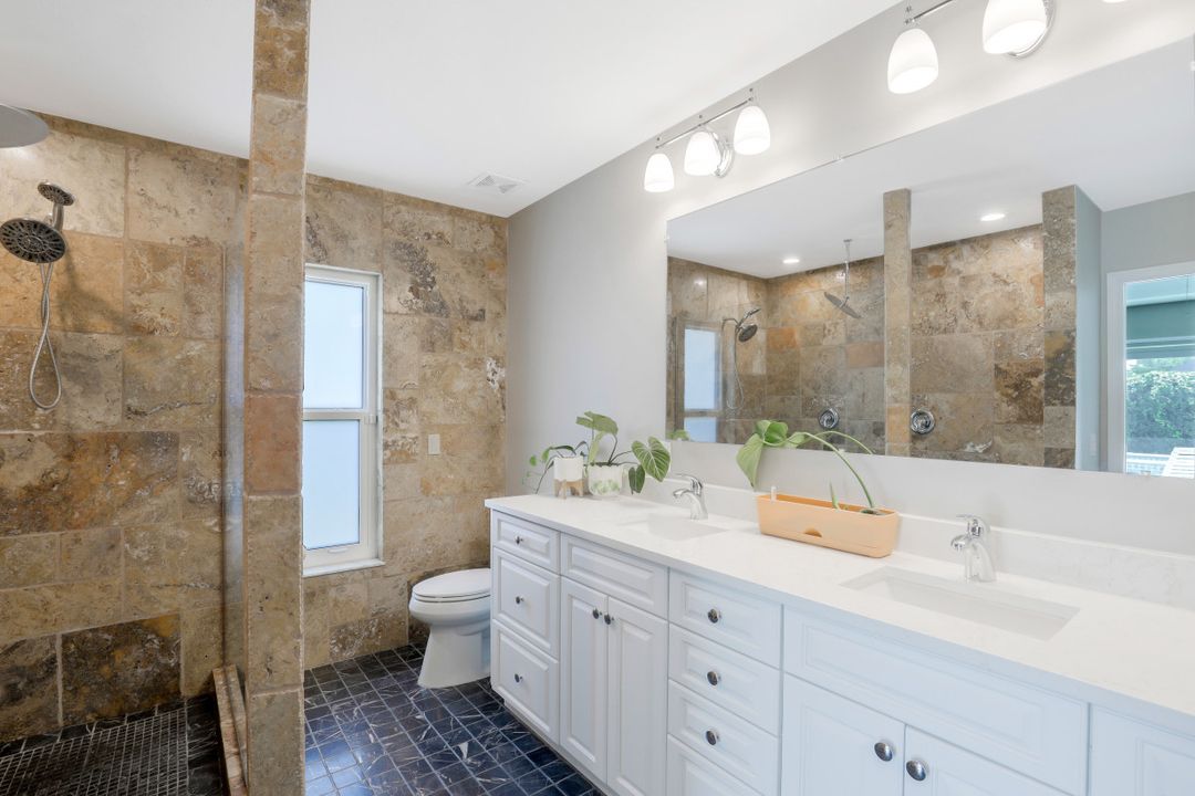 768 101st Ave N, Naples, FL 34108